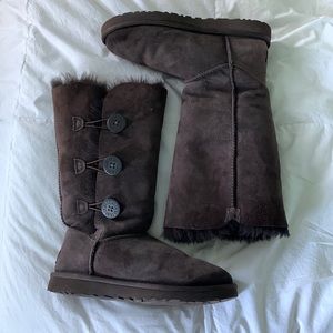 UGG Bailey triple button